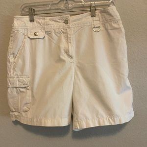 Jones New York Shorts size 8